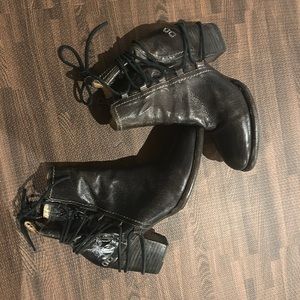 Bed Stu Black Leather Lace-Up Heeled Boots
